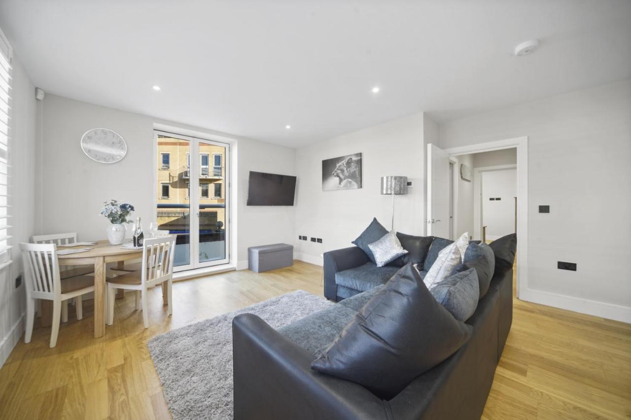 Апартаменти Flat 1 Bridge House Staines-upon-Thames Екстер'єр фото
